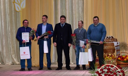 Лучшие труженики брянских полей получили награды от предприятия «Брянсксельмаш»