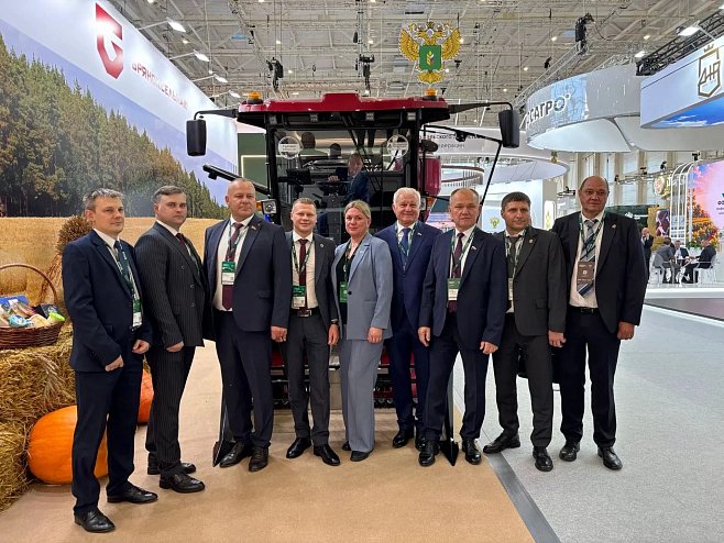 «Брянсксельмаш» на выставке «Золотая осень - 2026»: премьера уникального селекционного комбайна
